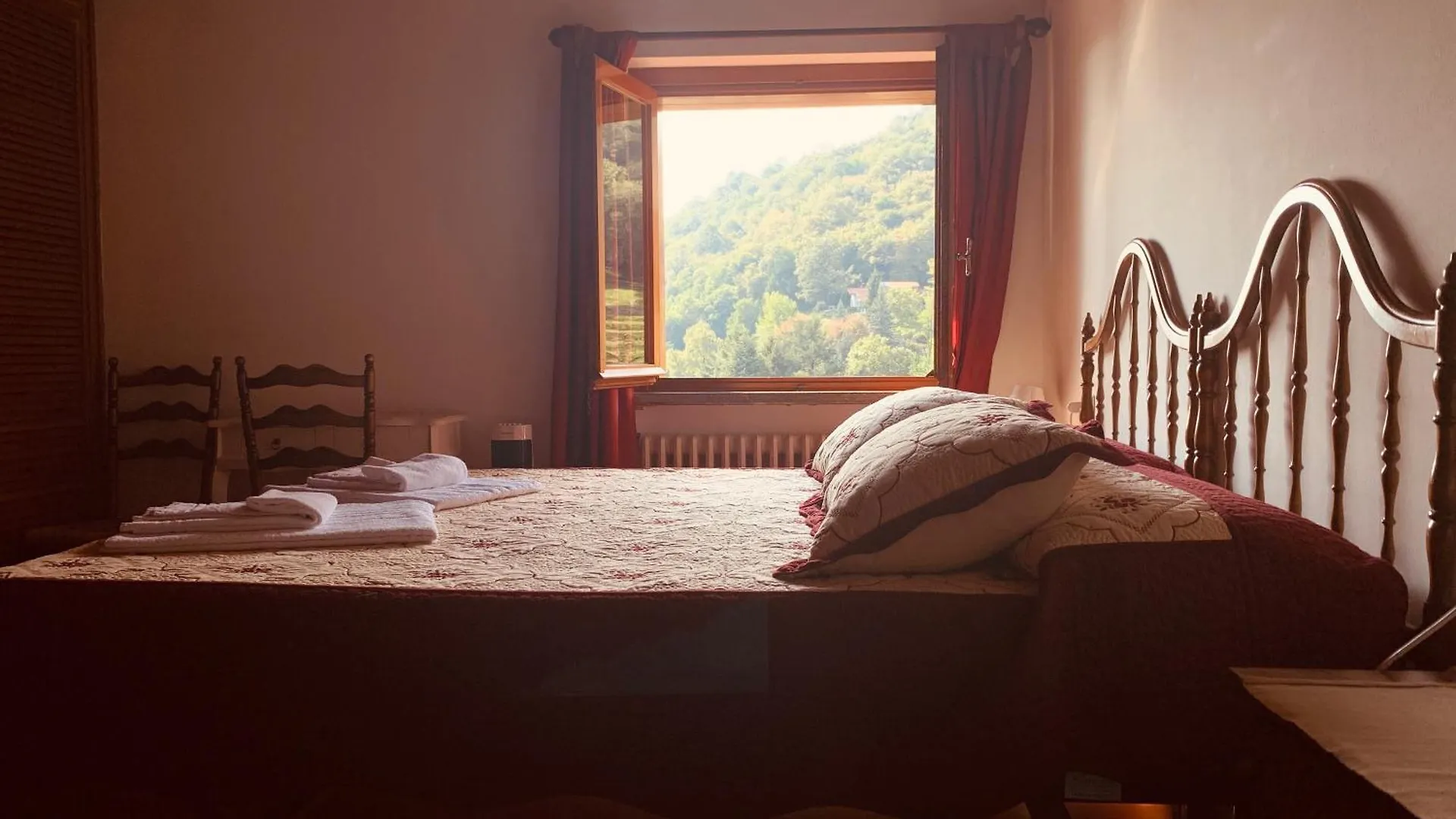 Bed & Breakfast L'Helleboro - Immerso Nella Natura Viggiu Italy
