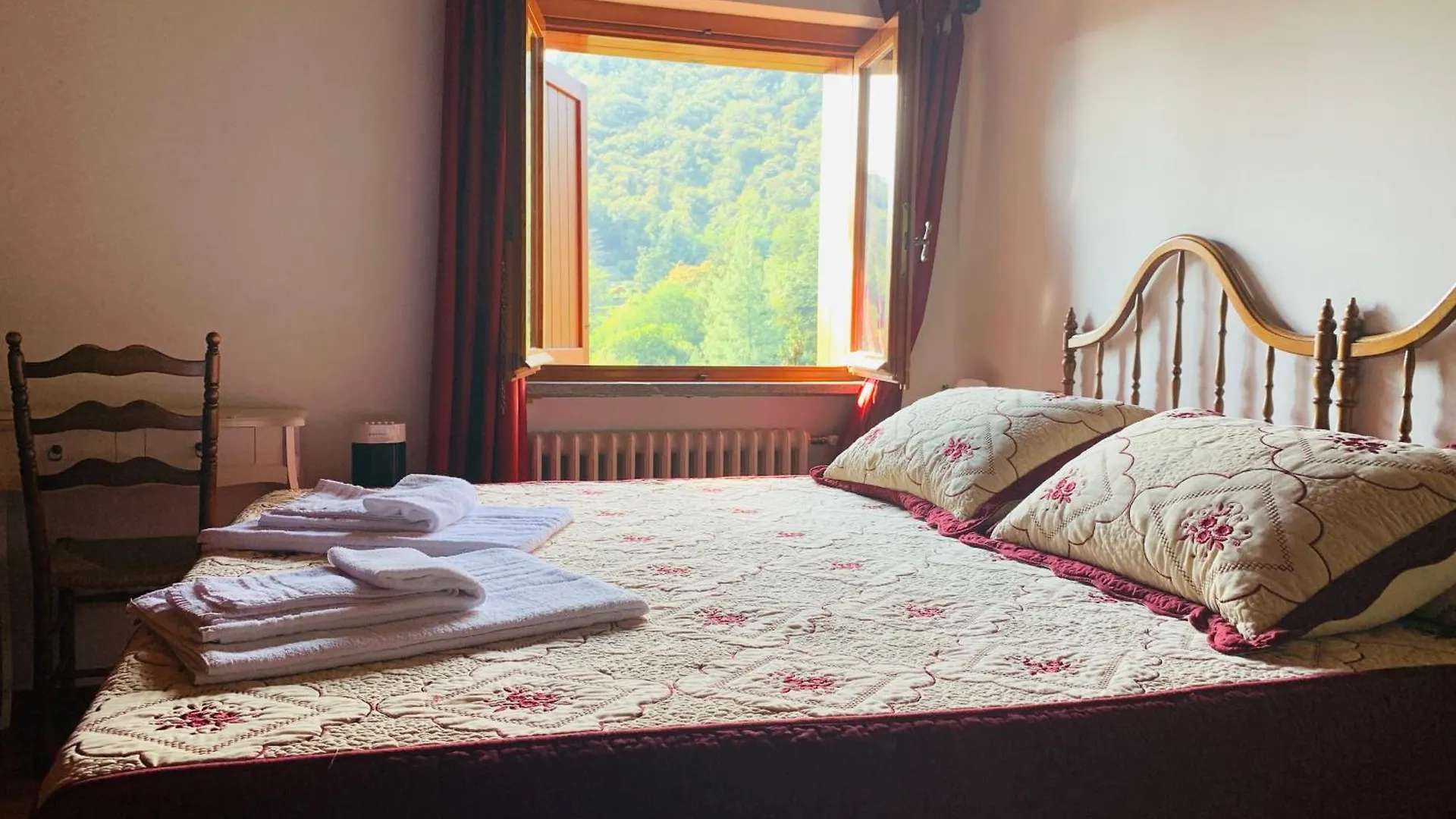 L'Helleboro - Immerso Nella Natura Viggiu Bed & Breakfast